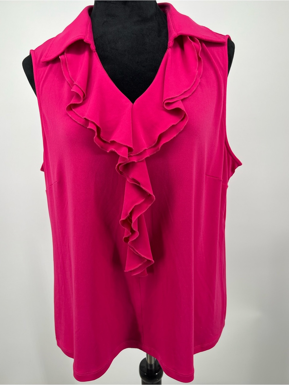 Jones Studio Sleeveless Ruffle V-Neck Camisole in Fuchsia